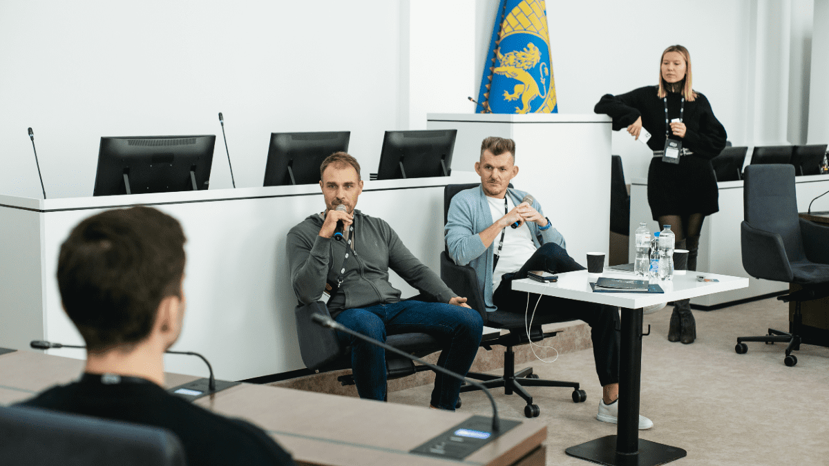 Valery Krasovsky and Dmitry Vartanian - Synergy of Service and Product Business