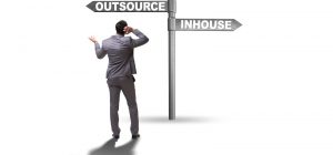 In-house vs outsourcing software development