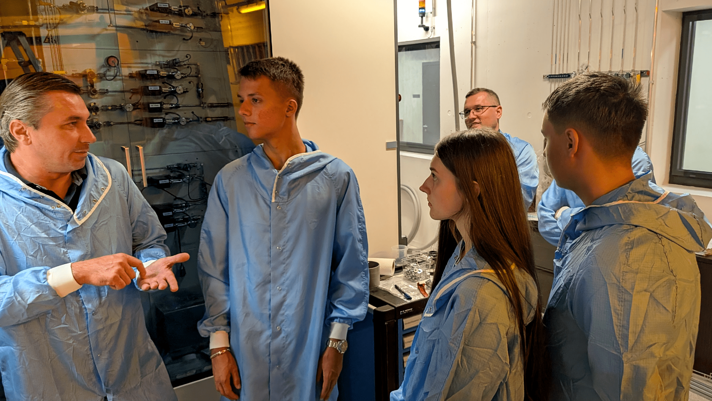 Winners' tean at micro- and nanotechnology cleanroom